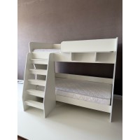 Детская двухъярусная кровать с приставной лесенкой 2
